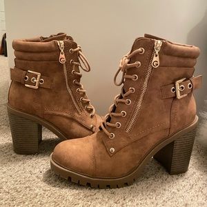Guess JAYDYN COMBAT BOOT